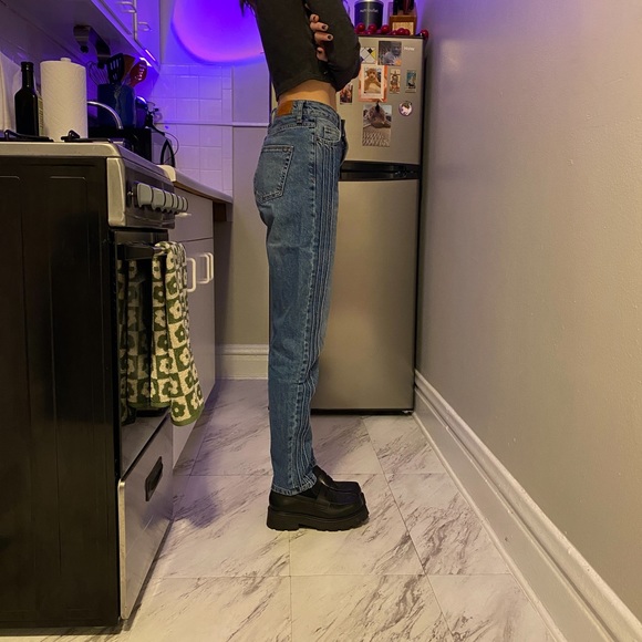 BDG Urban Outfitters Mom Jeans - Picture 2 of 10